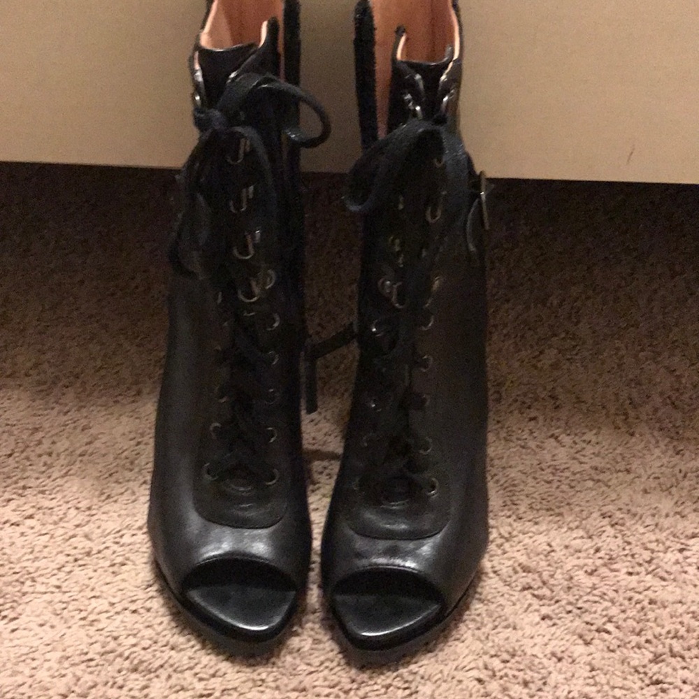 Ankle boots
